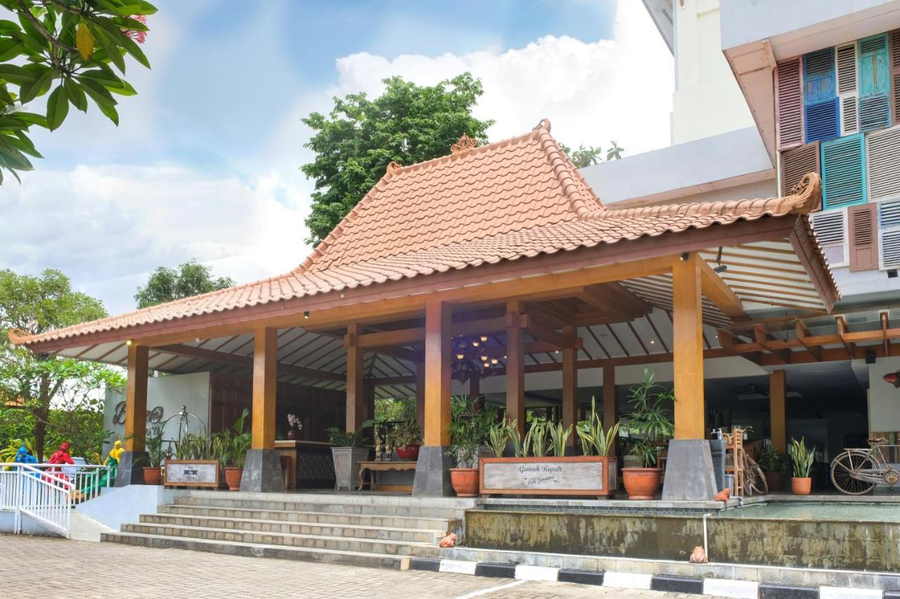 Burza Hotel Yogyakarta Exterior foto